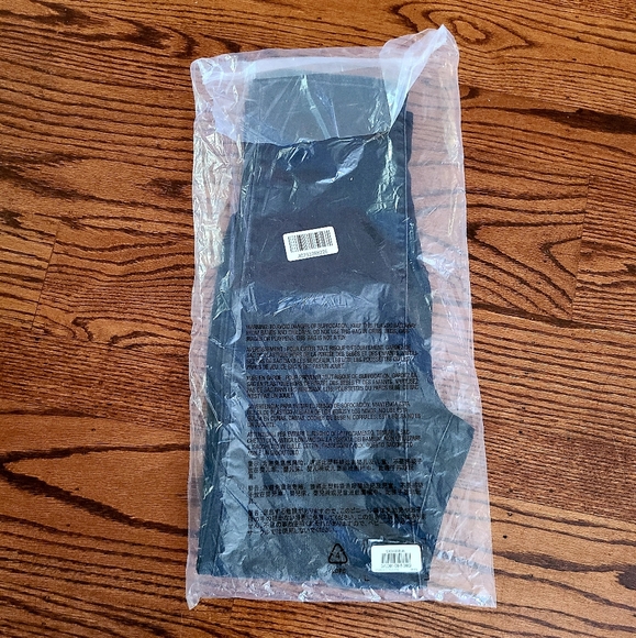 👀50% OFF👖NWT‼️ GAP Full Panel Maternity Straight Jeans - Picture 14 of 14